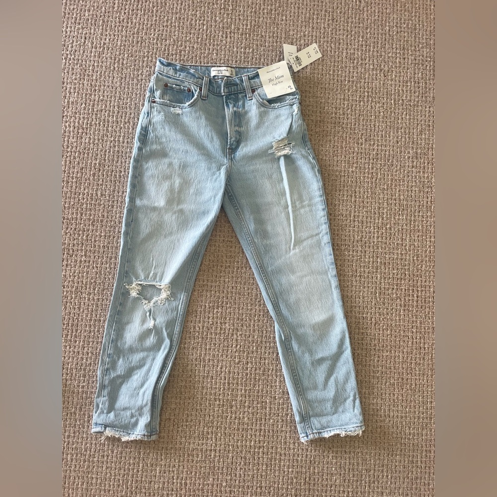 Abercrombie The Mom high rise Jean size 25 0s NWT